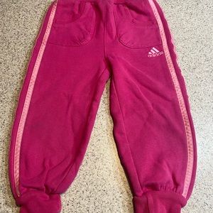 3T girls adidas sweatpants. Gently used. Smoke/pet free home.
